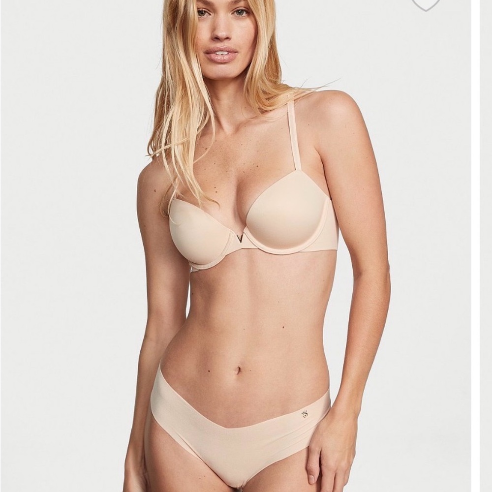 NWT Victoria's Secret Nude Bra and Panty matching Set